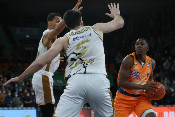 的比赛中展 的比赛中展