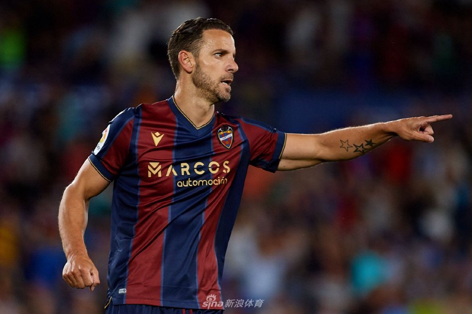 他不仅在进 他不仅在进